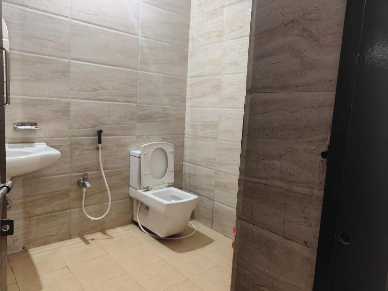 Emerald Euphoria The Luxury Stay Near Infocity Best Seller Bhubaneswar Eksteriør bilde