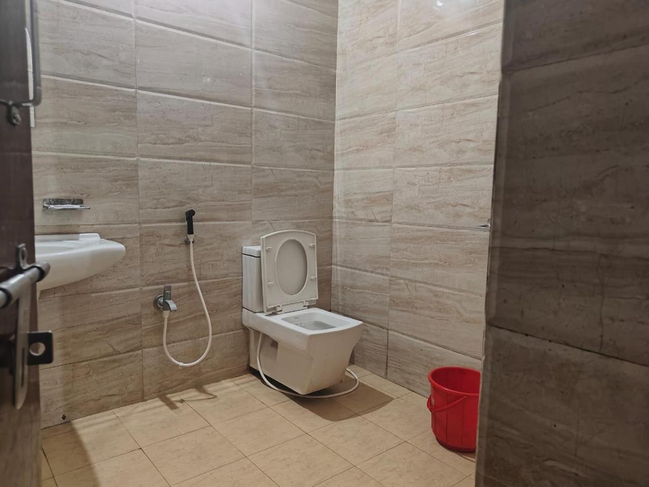 Emerald Euphoria The Luxury Stay Near Infocity Best Seller Bhubaneswar Eksteriør bilde
