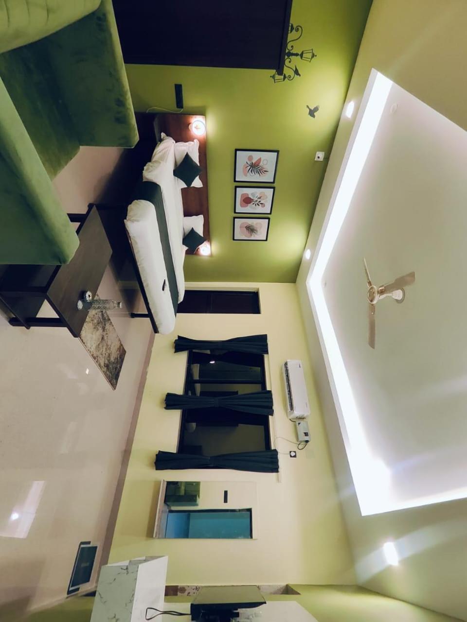 Emerald Euphoria The Luxury Stay Near Infocity Best Seller Bhubaneswar Eksteriør bilde